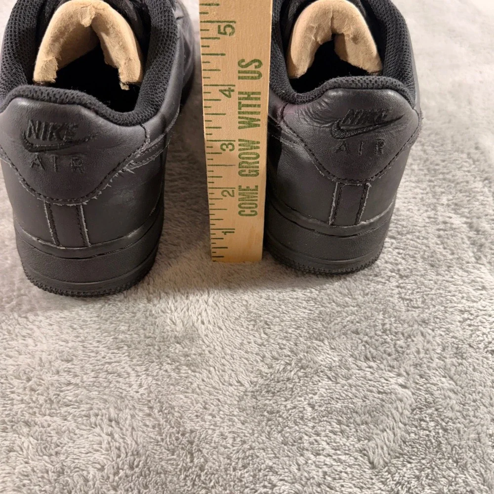 Nike Air Force 1 LE Kids 6Y Black Low Top Sneakers DH2920-001